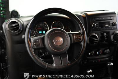 2014 Jeep Wrangler Unlimited Sport Hemi