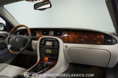 2004 Jaguar XJ8