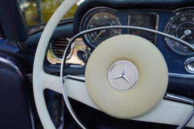 1968 Mercedes - Benz Mercedes Benz 280 SL Pagode &ldquo;with manual gearbox&rdquo;