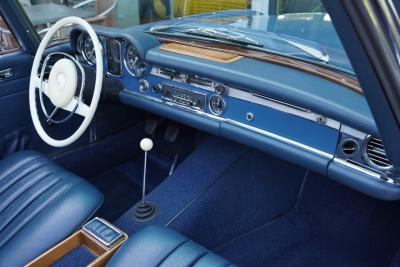 1968 Mercedes - Benz Mercedes Benz 280 SL Pagode &ldquo;with manual gearbox&rdquo;