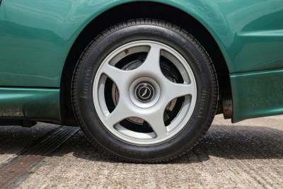 2000 Aston Martin Vantage