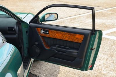 2000 Aston Martin Vantage