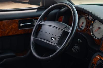 2000 Aston Martin Vantage