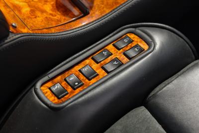 2000 Aston Martin Vantage