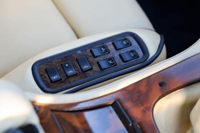 2000 Aston Martin Vantage