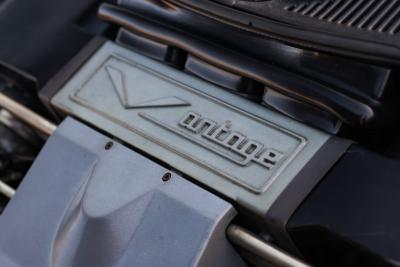 2000 Aston Martin Vantage