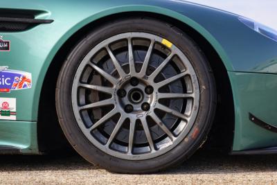 Aston Martin Vantage
