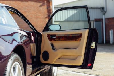 1997 Aston Martin V8