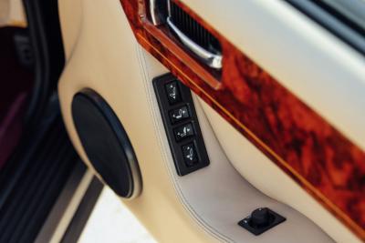 1997 Aston Martin V8