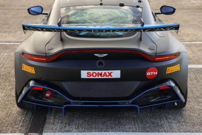 2022 Aston Martin Vantage