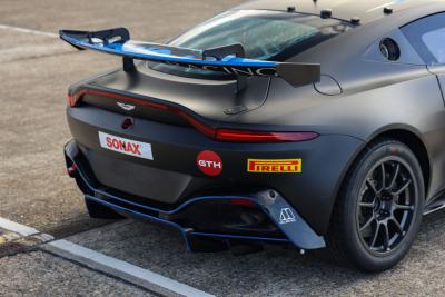 2022 Aston Martin Vantage