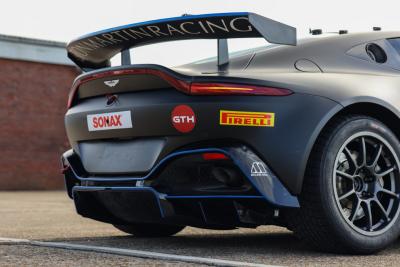 2022 Aston Martin Vantage