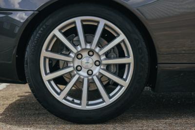 2004 Aston Martin Vanquish