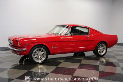 1966 Ford Mustang 2+2 Fastback Restomod
