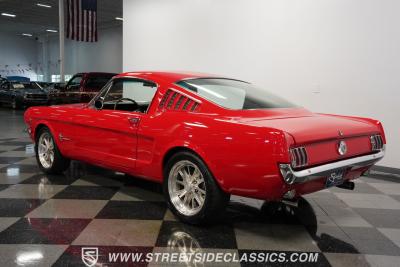 1966 Ford Mustang 2+2 Fastback Restomod
