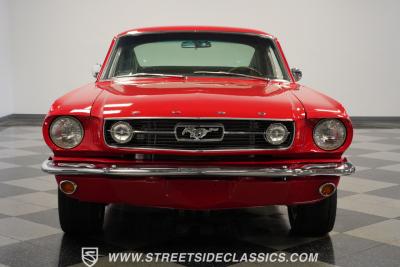 1966 Ford Mustang 2+2 Fastback Restomod