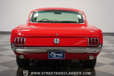 1966 Ford Mustang 2+2 Fastback Restomod