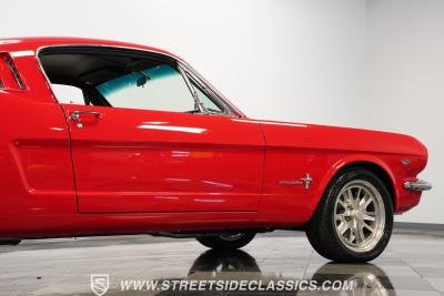 1966 Ford Mustang 2+2 Fastback Restomod