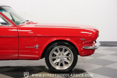 1966 Ford Mustang 2+2 Fastback Restomod