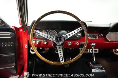 1966 Ford Mustang 2+2 Fastback Restomod