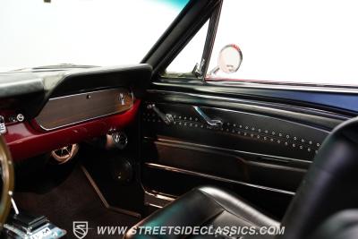1966 Ford Mustang 2+2 Fastback Restomod