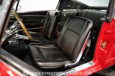 1966 Ford Mustang 2+2 Fastback Restomod