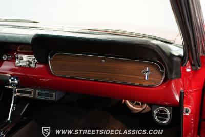 1966 Ford Mustang 2+2 Fastback Restomod