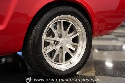 1966 Ford Mustang 2+2 Fastback Restomod