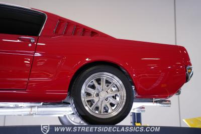 1966 Ford Mustang 2+2 Fastback Restomod