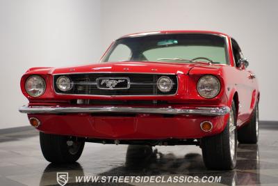 1966 Ford Mustang 2+2 Fastback Restomod
