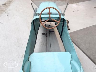 1900 Trapauto&#039;&#039;s blue