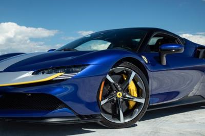 2023 Ferrari SF90 SPIDER 2023 Ferrari SF90 SPIDER