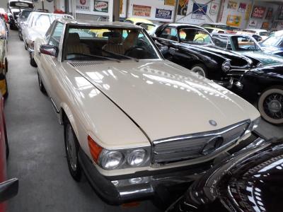 1987 Mercedes - Benz 560 SL Creme