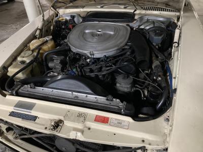 1987 Mercedes - Benz 560 SL Creme