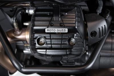 2022 Moto Guzzi V85 TT GUARDIA D&rsquo;ONORE 1946