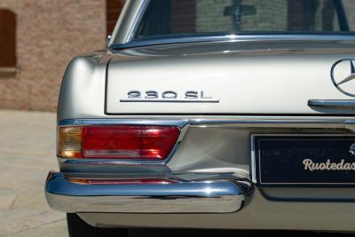 1965 Mercedes - Benz 230 SL