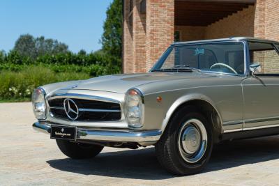 1965 Mercedes - Benz 230 SL