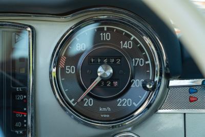 1965 Mercedes - Benz 230 SL