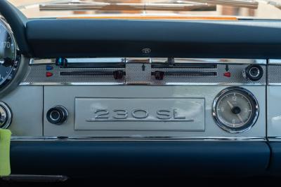 1965 Mercedes - Benz 230 SL