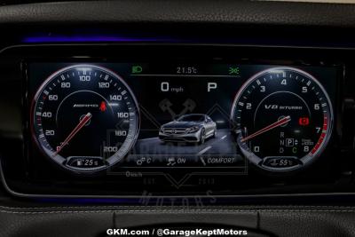 2017 Mercedes - Benz AMG S63