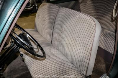 1951 Ford Custom Deluxe