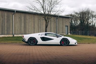2022 Lamborghini Countach LPI 800-4