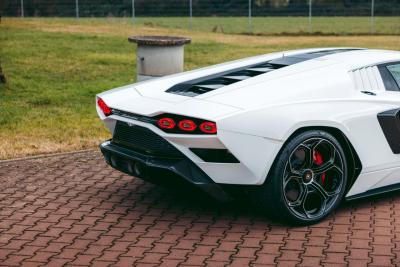 2022 Lamborghini Countach LPI 800-4