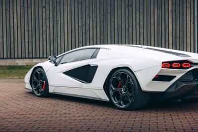 2022 Lamborghini Countach LPI 800-4