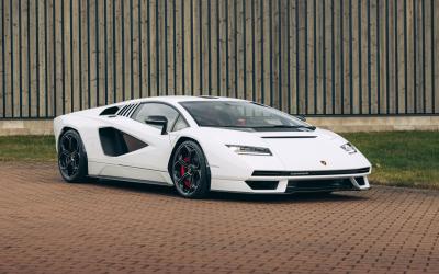 2022 Lamborghini Countach LPI 800-4