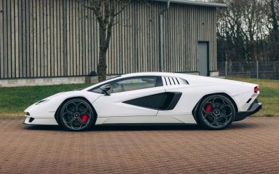 2022 Lamborghini Countach LPI 800-4