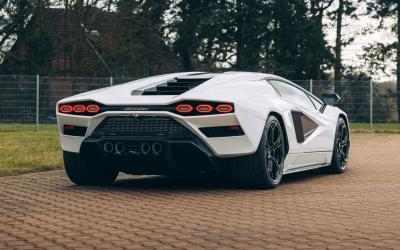 2022 Lamborghini Countach LPI 800-4
