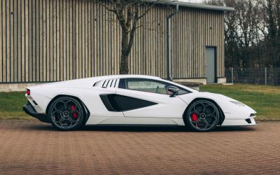 2022 Lamborghini Countach LPI 800-4