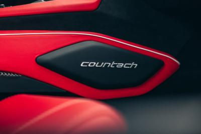 2022 Lamborghini Countach LPI 800-4