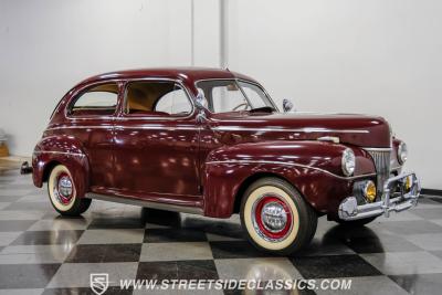 1941 Ford Deluxe Tudor Sedan